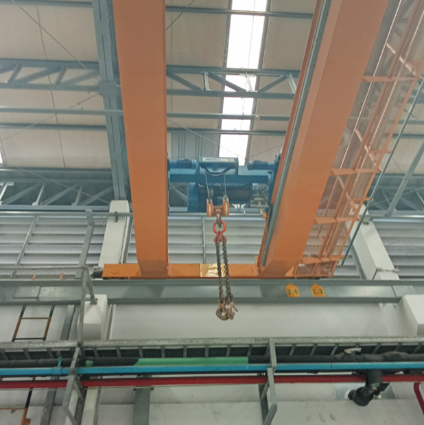 倉庫天井クレーン.png