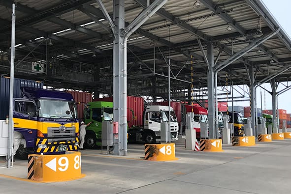 清水港コンテナターミナルゲート前